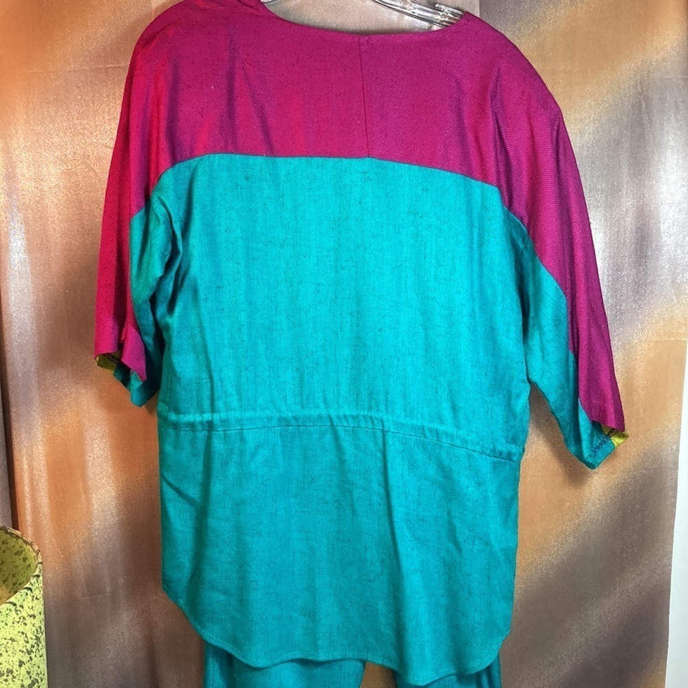 Vintage 80’s color block pant suit. Turquoise and pink. 42” chest 15” waist 135 - Picture 3 of 5